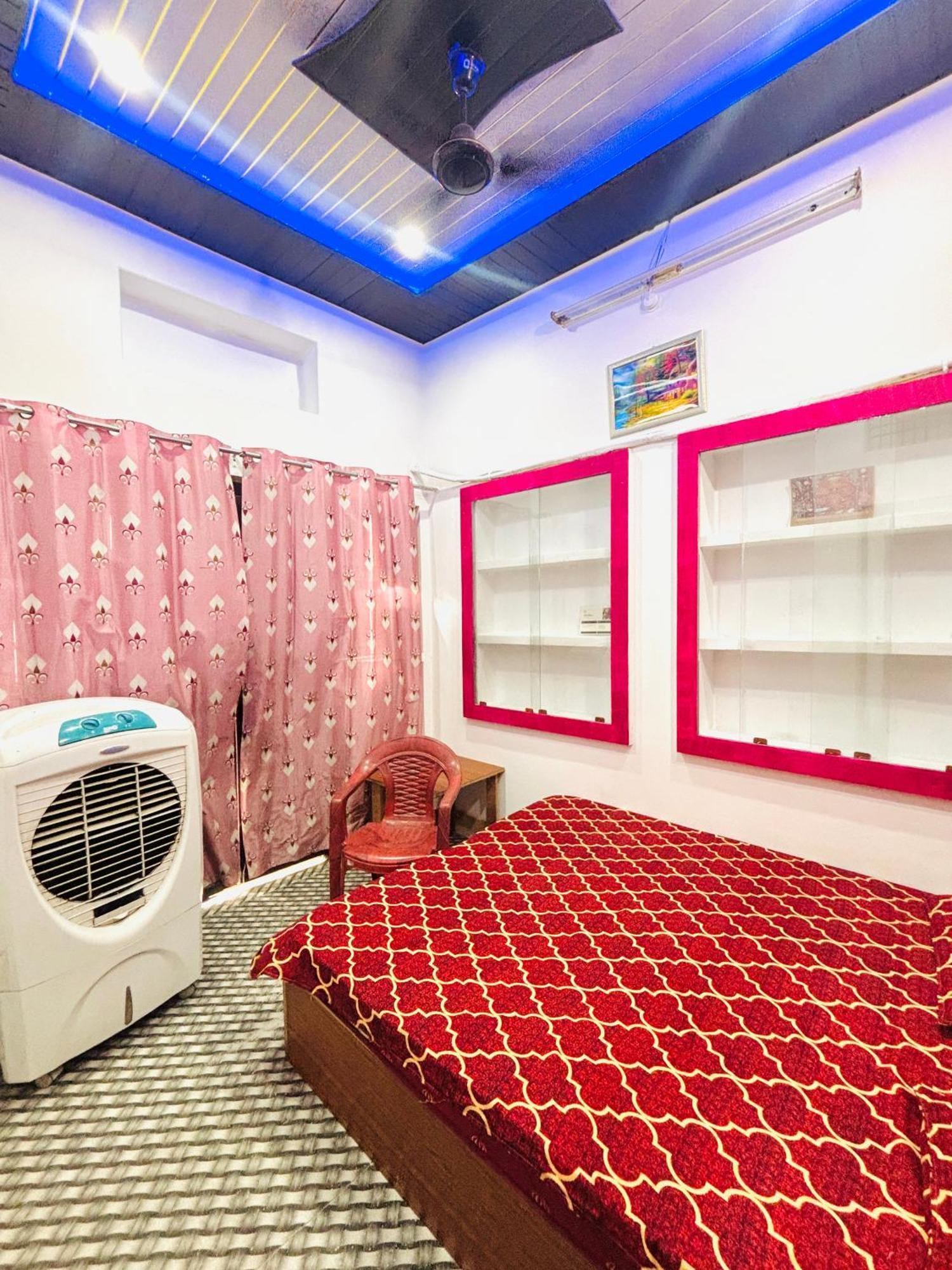 Shivalay Paying Guest House Varanasi Ngoại thất bức ảnh