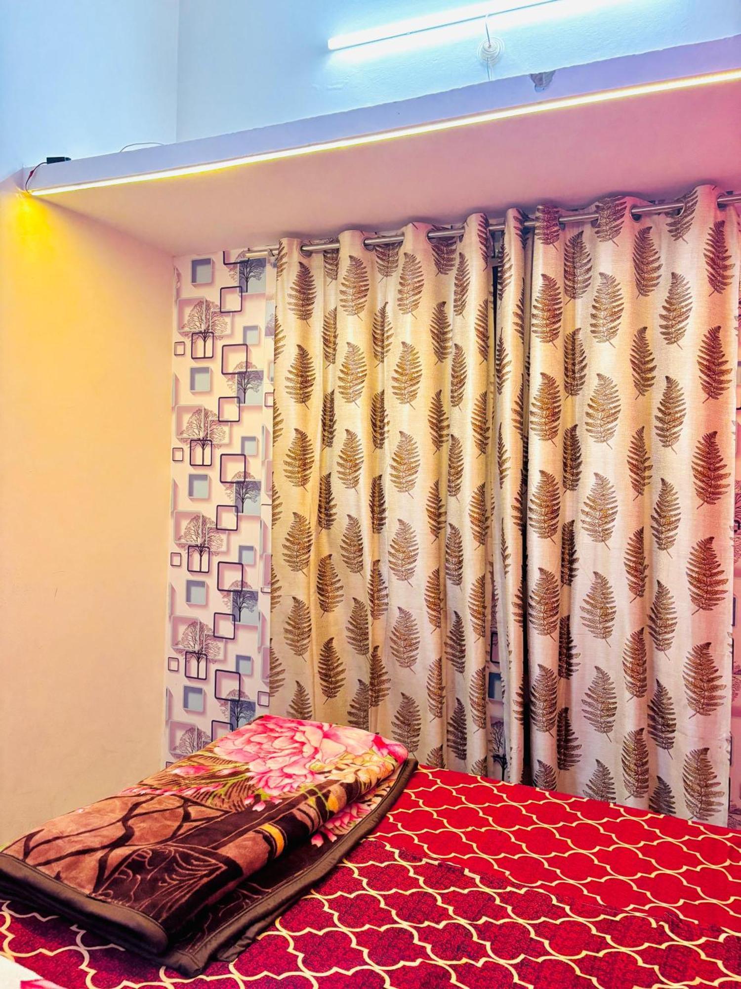 Shivalay Paying Guest House Varanasi Ngoại thất bức ảnh
